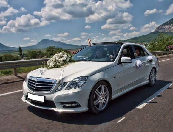 Mercedes E-212